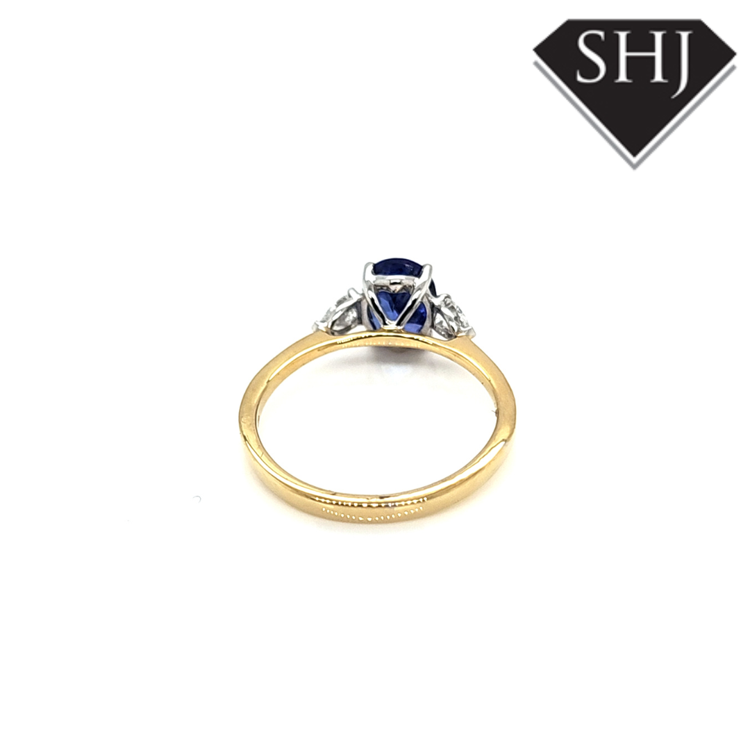 18ct Yellow Gold Tanzanite and Diamond Ring