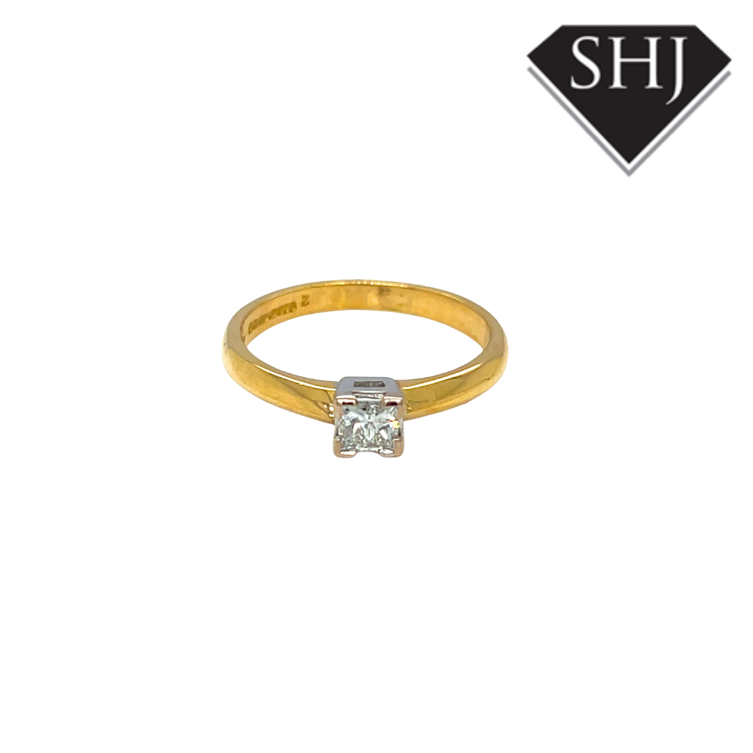 18ct Yellow/White Gold Princess Cut Diamond Ring