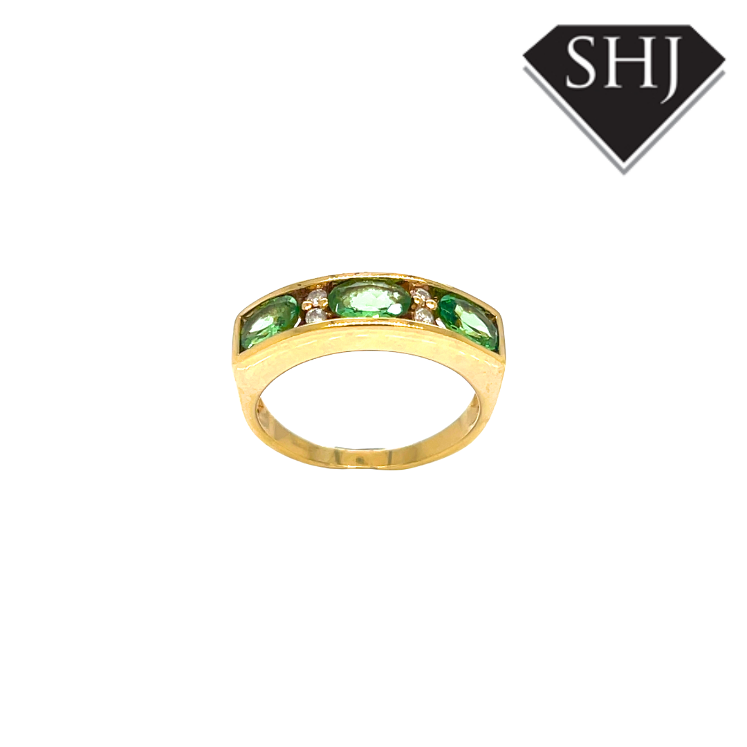 9ct Yellow Gold Peridot 3 Stone Ring