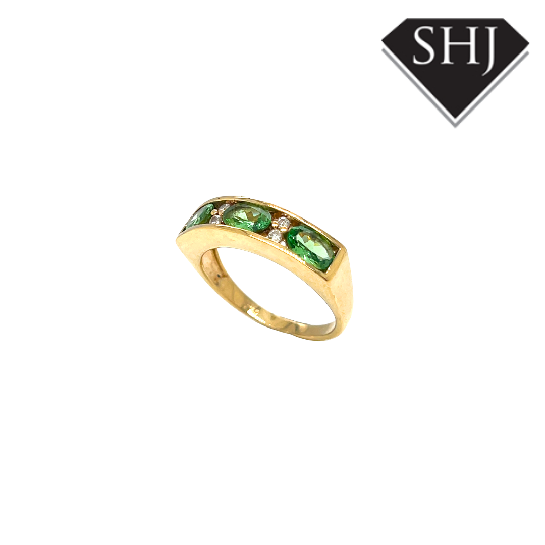 9ct Yellow Gold Peridot 3 Stone Ring