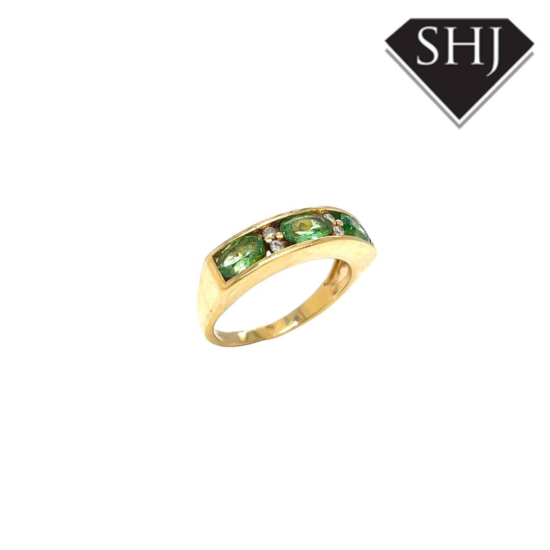 9ct Yellow Gold Peridot 3 Stone Ring