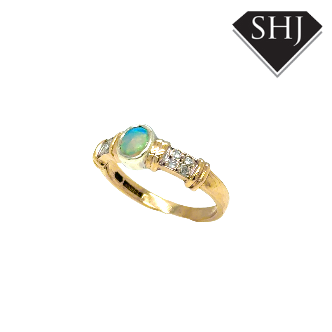 9ct Yellow Gold Opal Ring