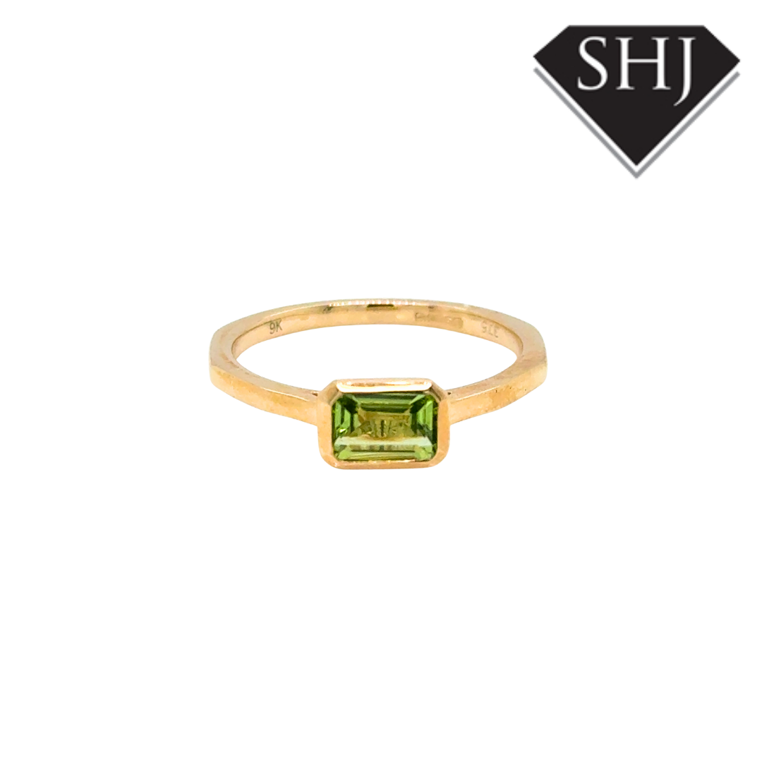 9ct Yellow Gold Emerald Cut Peridot Ring