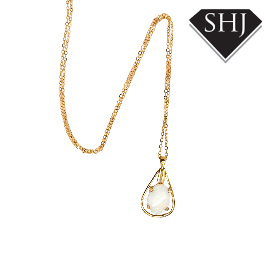 9ct Yellow Gold Opal Pendant & Chain
