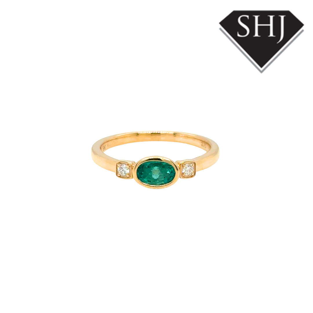 9ct Yellow Gold 0.50ct Emerald and 0.06ct Diamond Ring