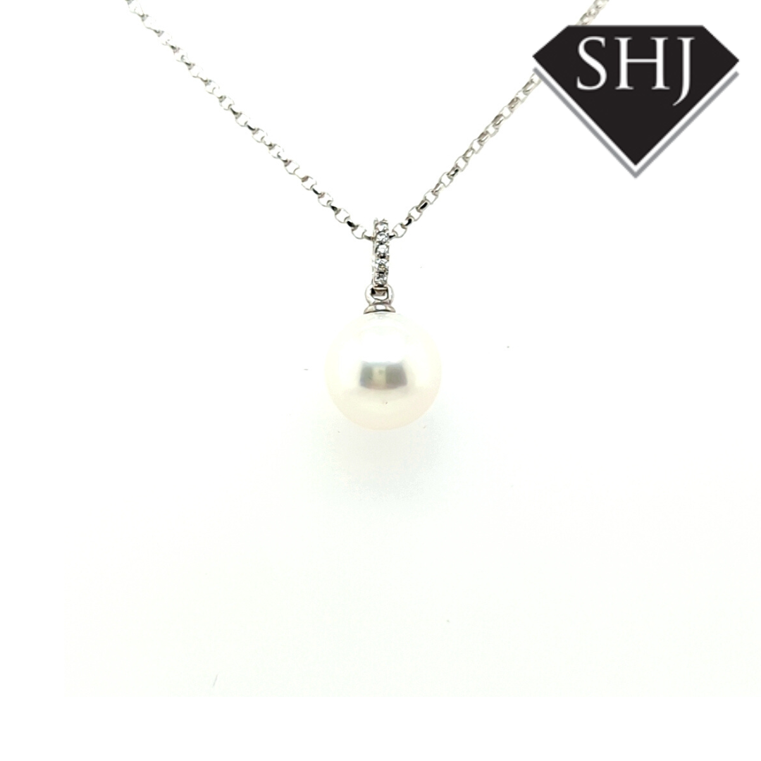 18ct White Gold CFW Pearl and Diamond Pendant