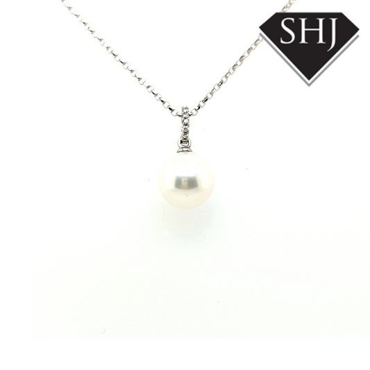 18ct White Gold CFW Pearl and Diamond Pendant