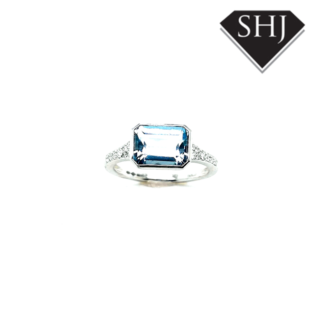 18ct White Gold Aqua and Diamond Ring 2.1ct