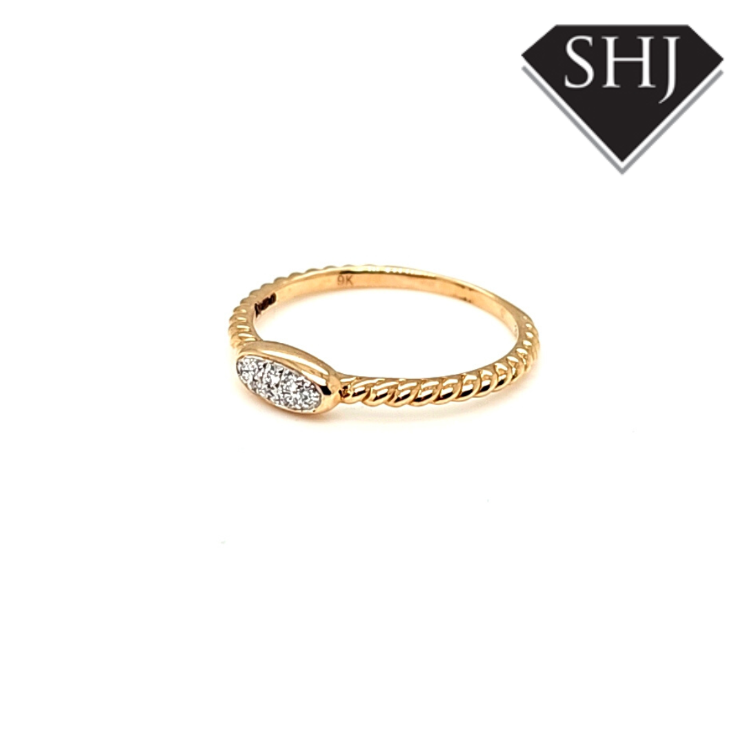 9ct Yellow Gold Oblong Cluster Ring