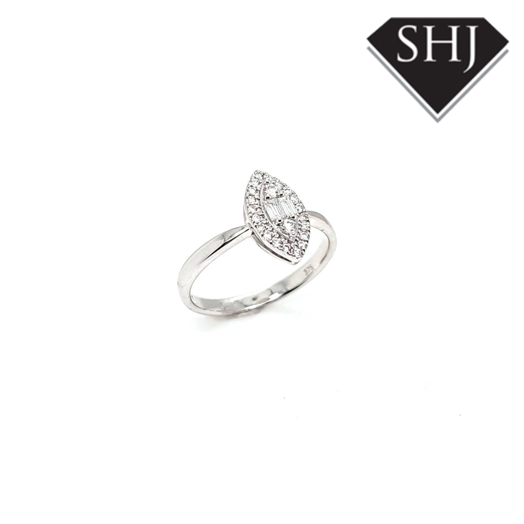9ct White Gold Marquise Shaped Ring