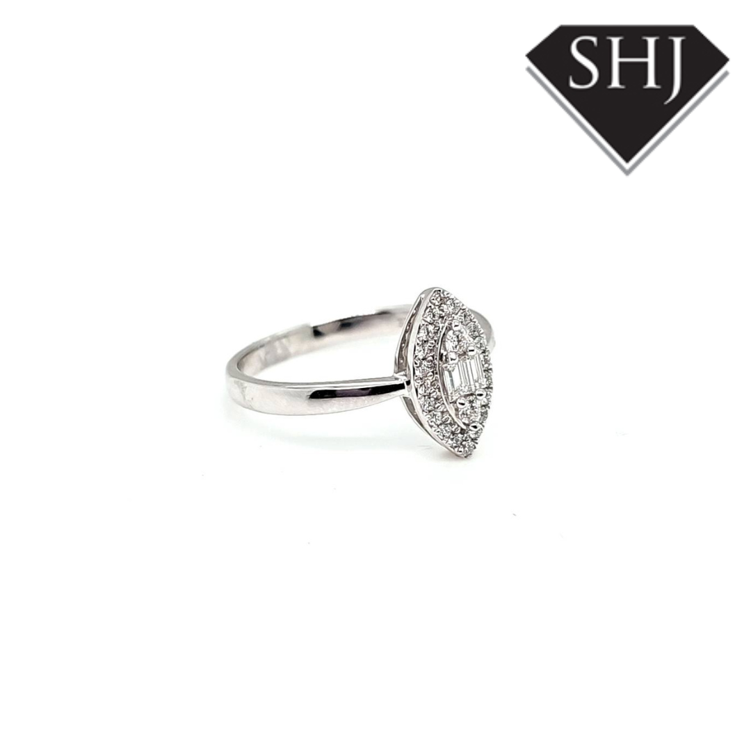 9ct White Gold Marquise Shaped Ring