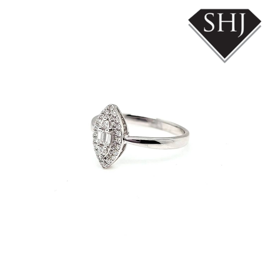 9ct White Gold Marquise Shaped Ring