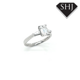 Platinum Diamond Single Stone Diamond Shoulder Ring