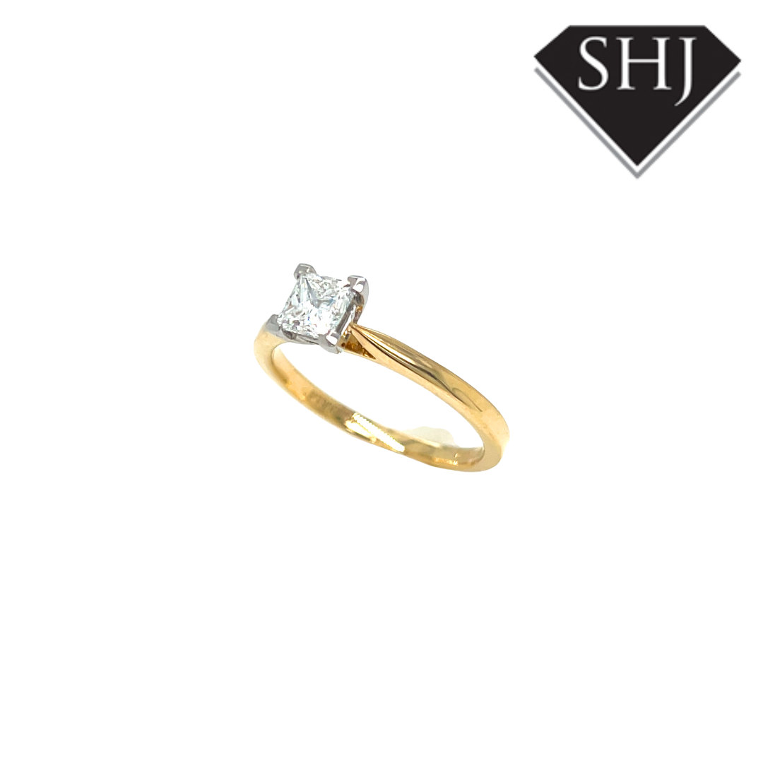 18ct Yellow Gold 0.55ct Princess Cut F VS2  Diamond Ring