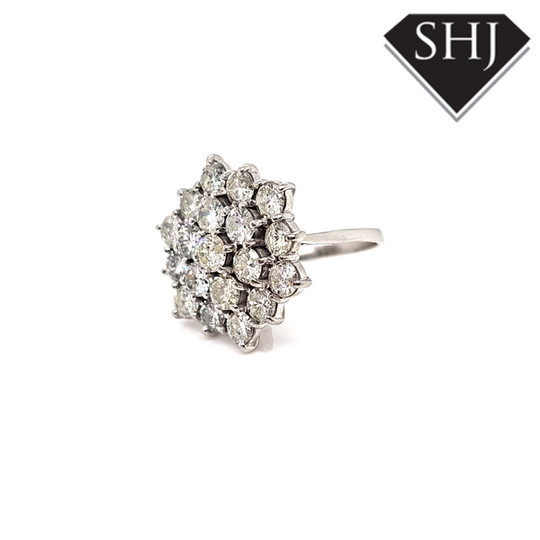 18ct White Gold Diamond Cluster Ring