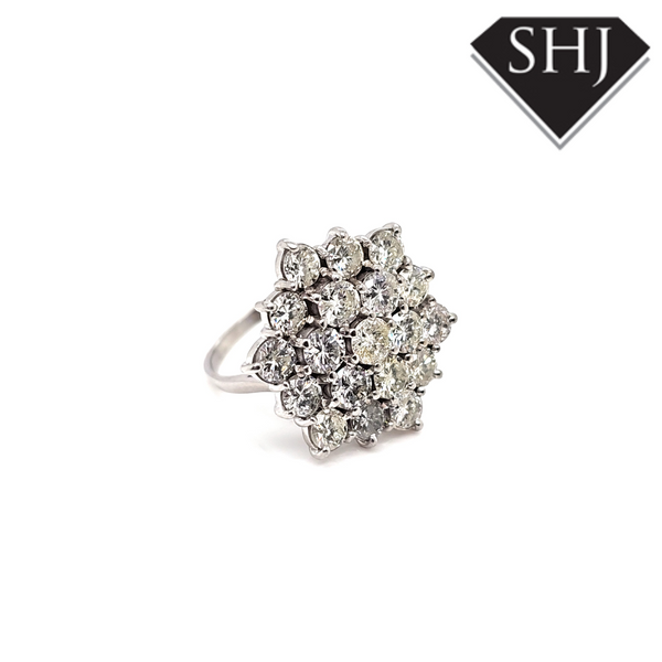 18ct White Gold Diamond Cluster Ring