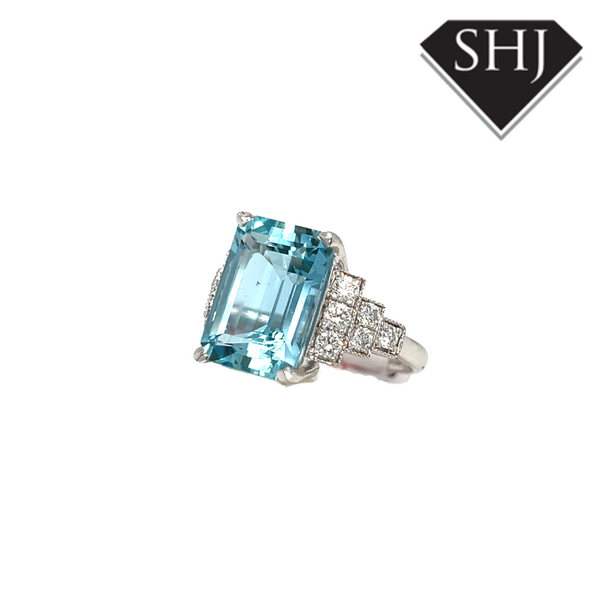 18ct White Gold Aqua and Diamond Ring