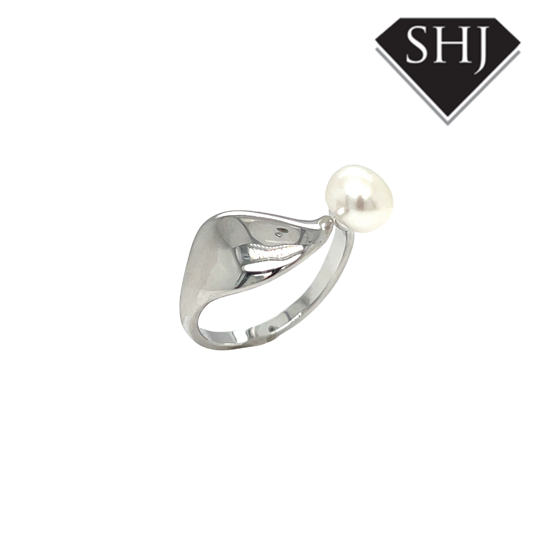 Silver Pearl Ring