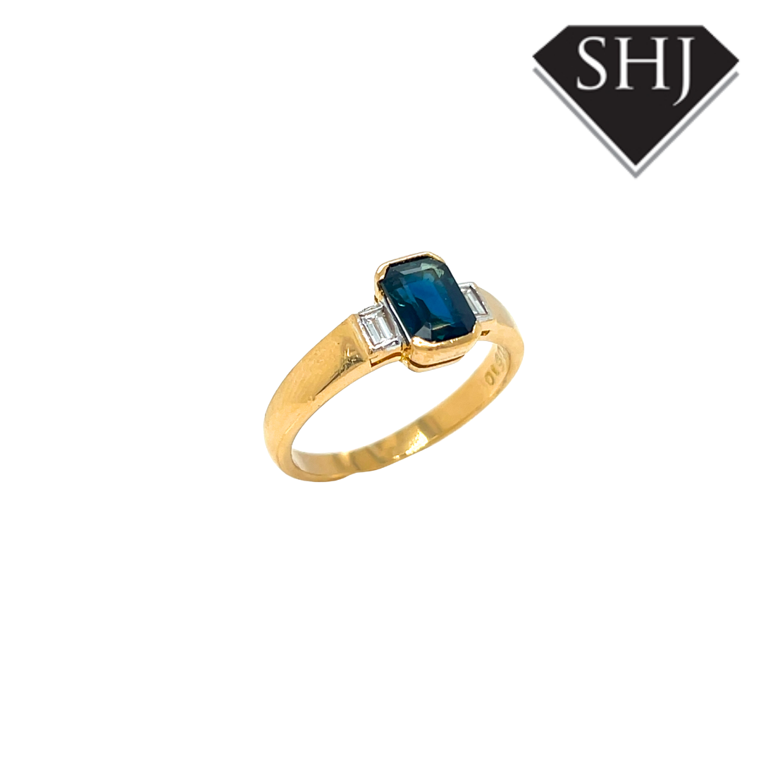 18ct Yellow Gold Sapphire & Diamond Ring