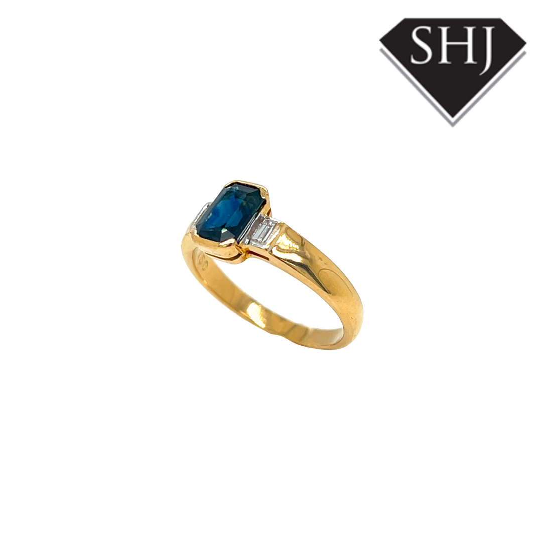 18ct Yellow Gold Sapphire & Diamond Ring