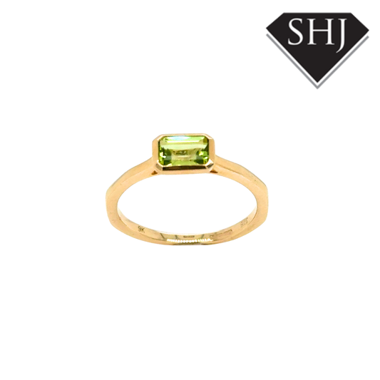 9ct Yellow Gold Emerald Cut Peridot Ring