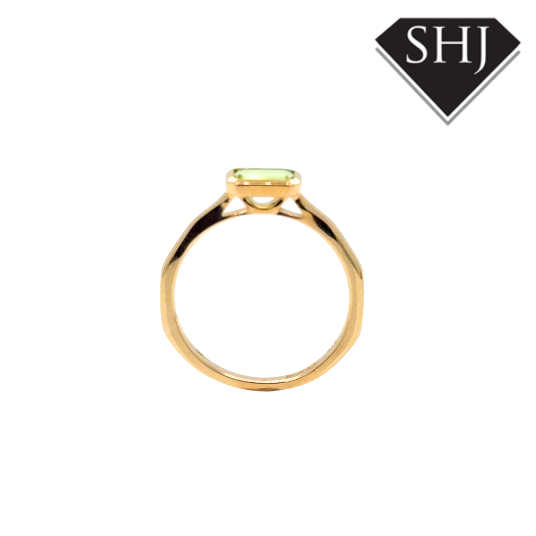 9ct Yellow Gold Emerald Cut Peridot Ring