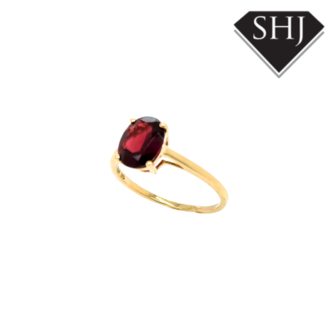 9ct Yellow Gold Garnet Ring
