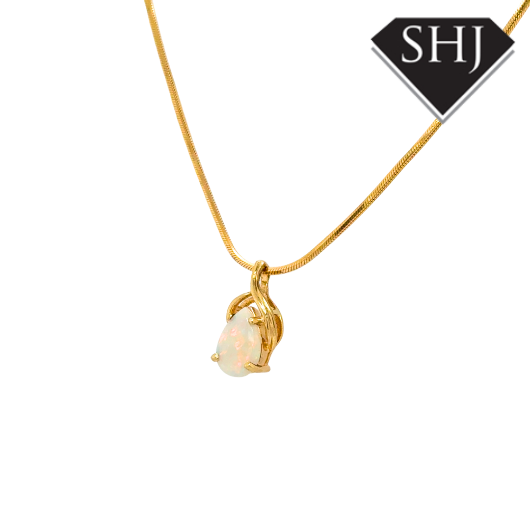 9ct Yellow Gold Opal Pendant & Chain
