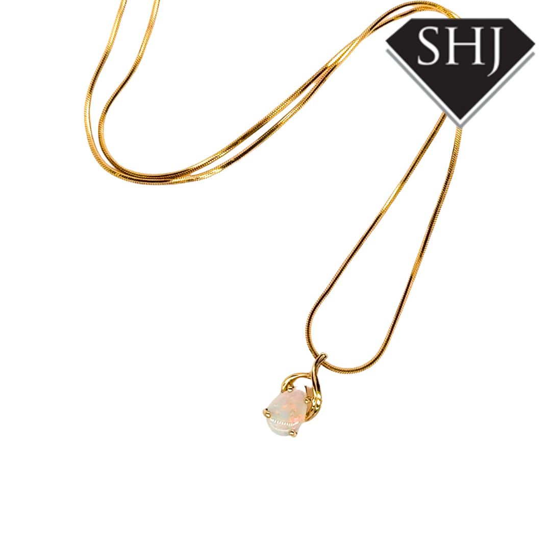 9ct Yellow Gold Opal Pendant & Chain