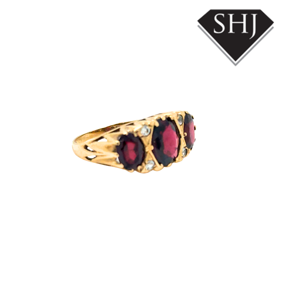 9ct Yellow Gold Garnet & Diamond Ring