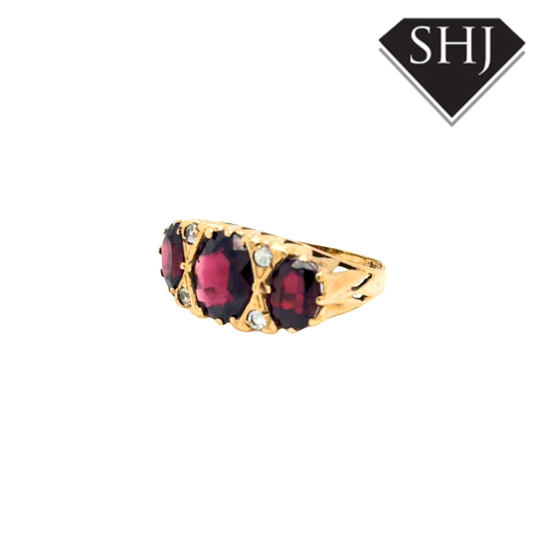 9ct Yellow Gold Garnet & Diamond Ring