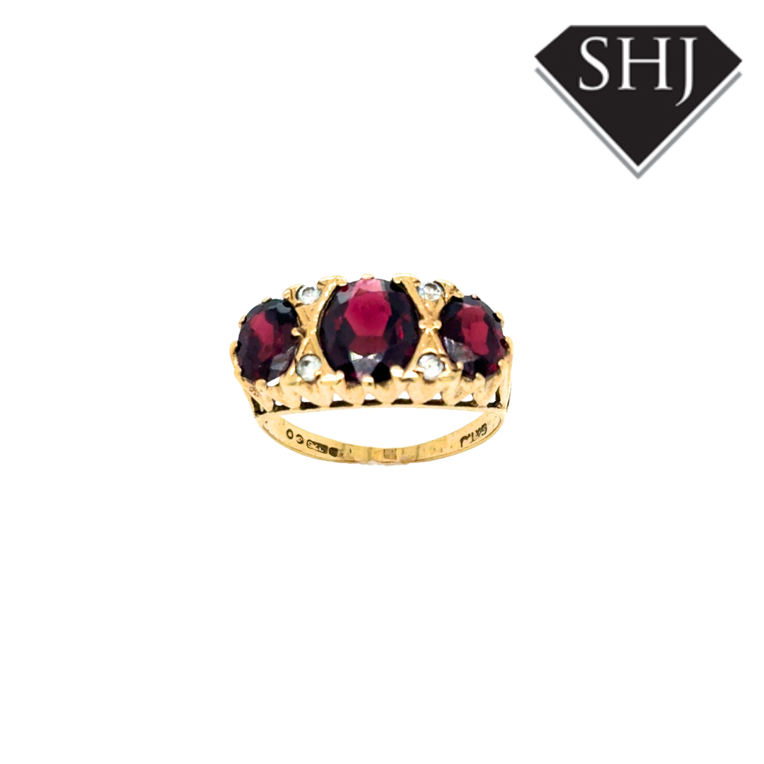 9ct Yellow Gold Garnet & Diamond Ring