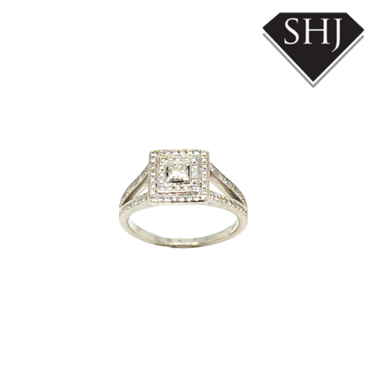 18ct White Gold Diamond Cluster Ring