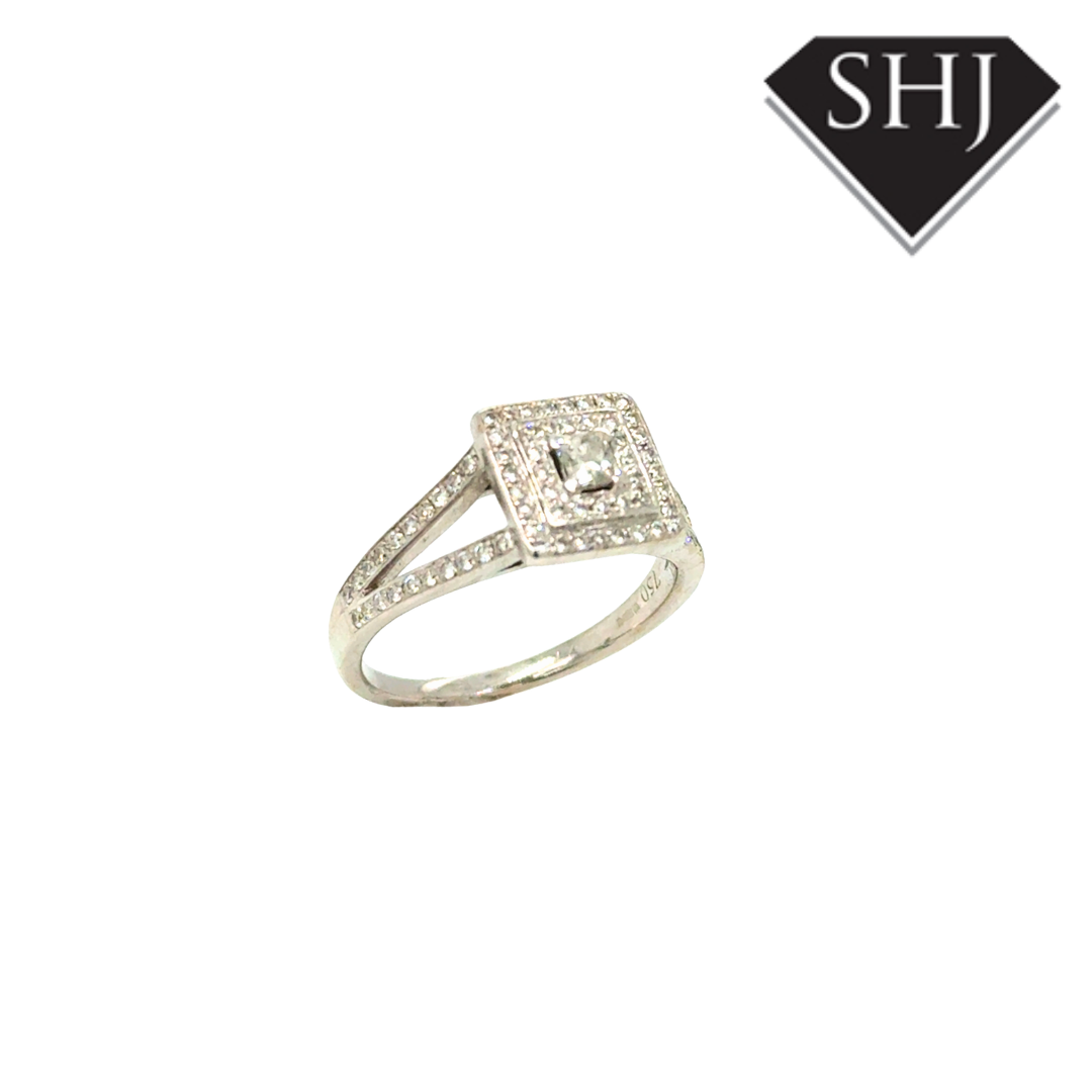18ct White Gold Diamond Cluster Ring