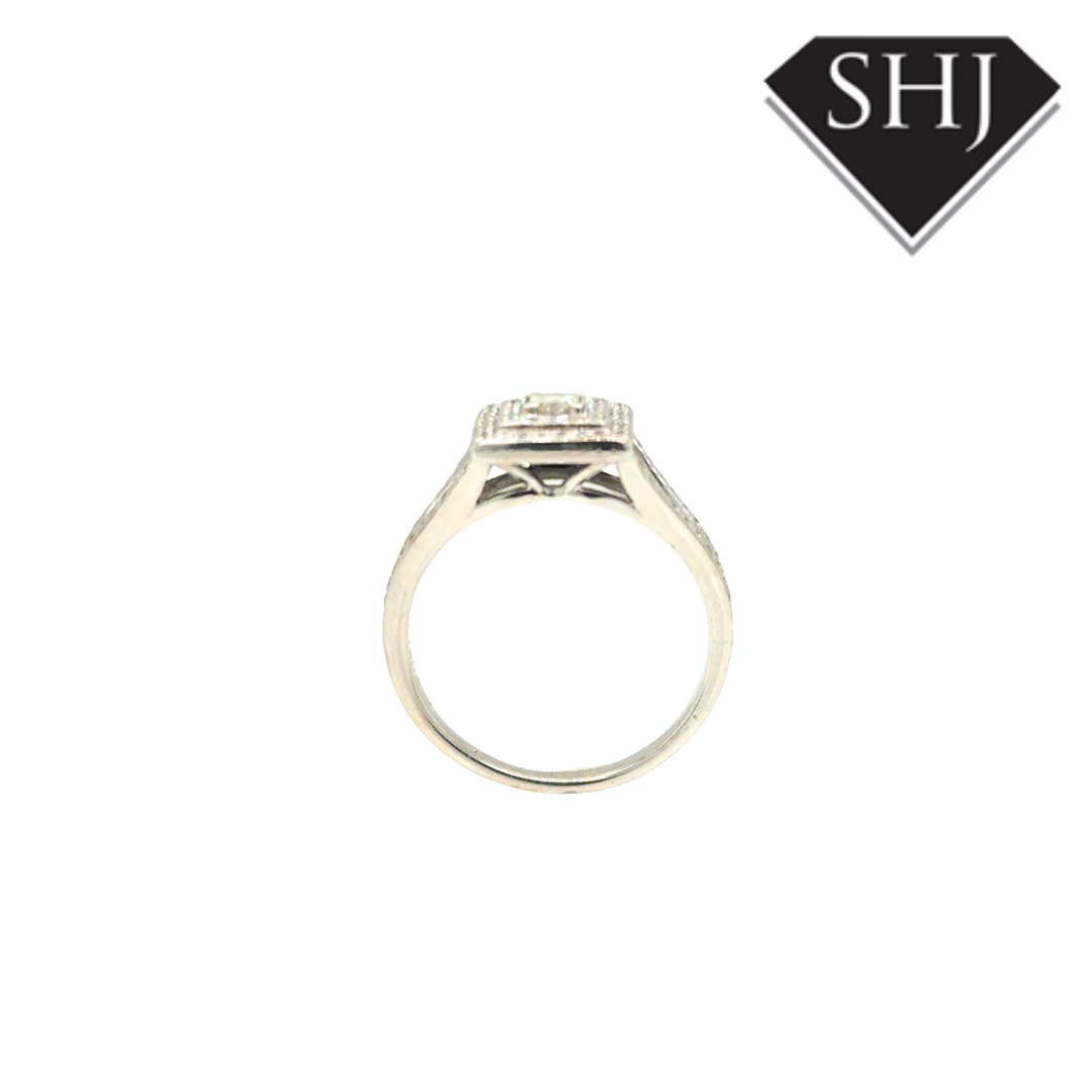 18ct White Gold Diamond Cluster Ring