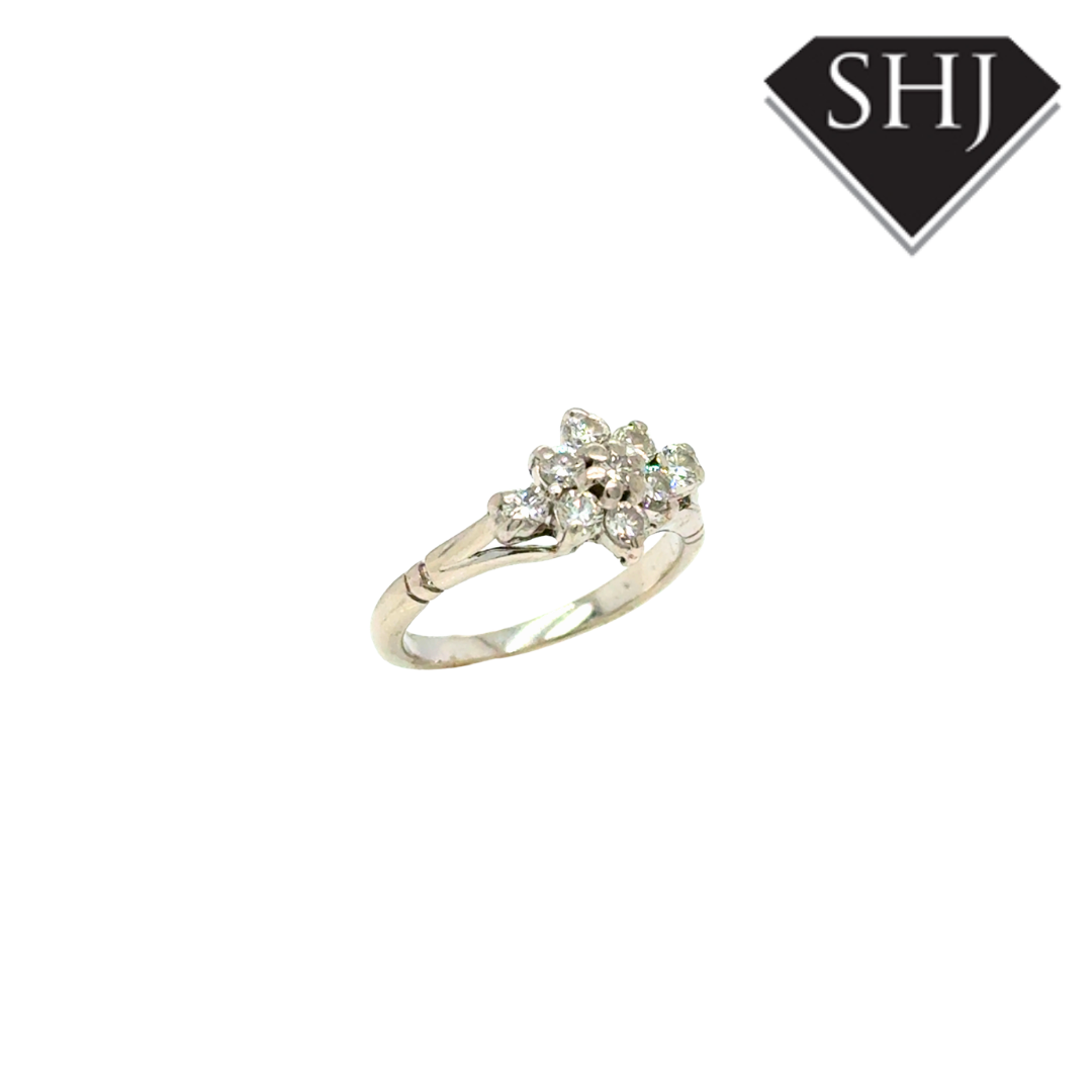 18ct White Gold Diamond Cluster Ring