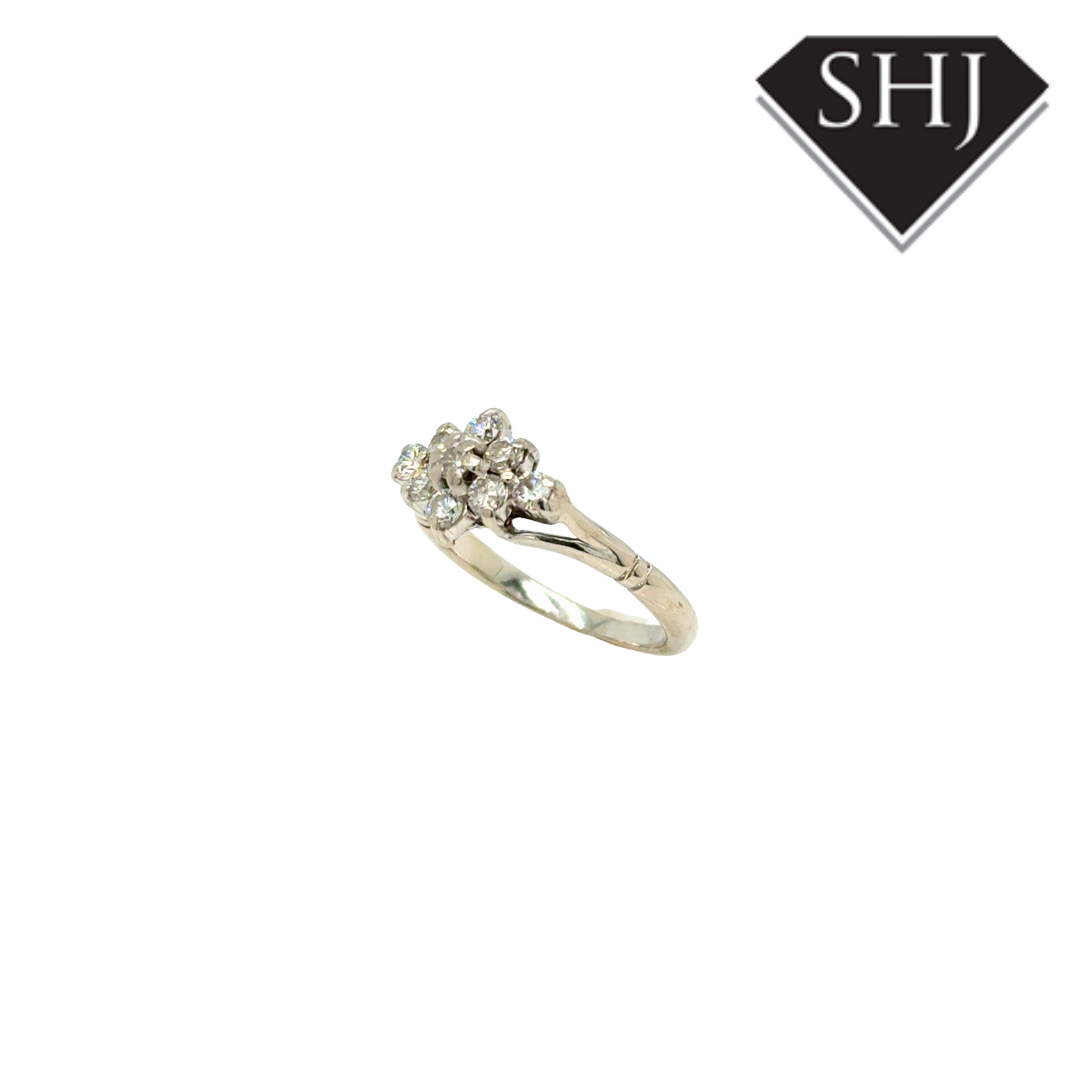18ct White Gold Diamond Cluster Ring