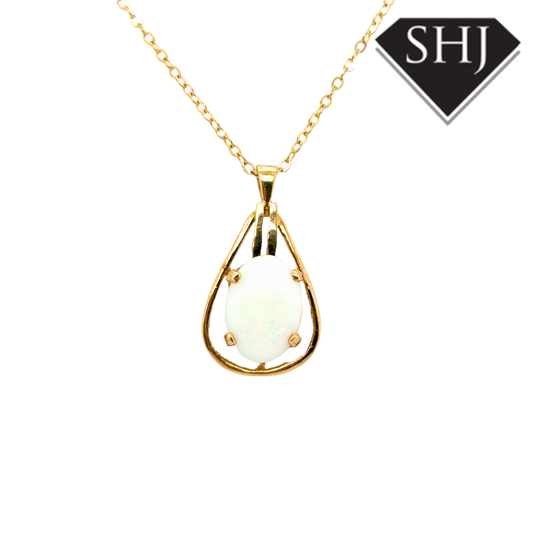 9ct Yellow Gold Opal Pendant & Chain