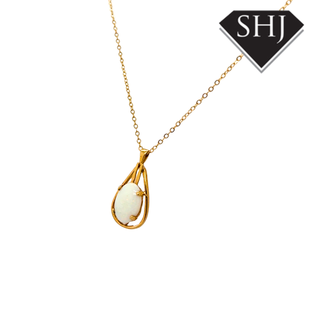 9ct Yellow Gold Opal Pendant & Chain