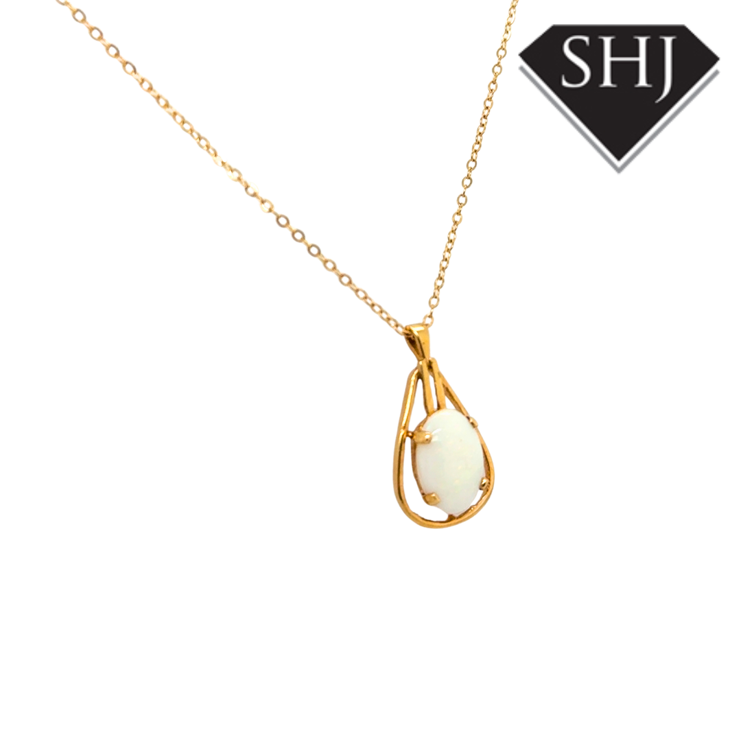 9ct Yellow Gold Opal Pendant & Chain