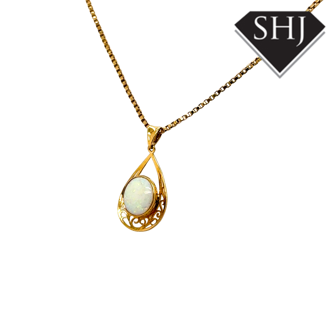 9ct Yellow Gold Opal Pendant & Chain