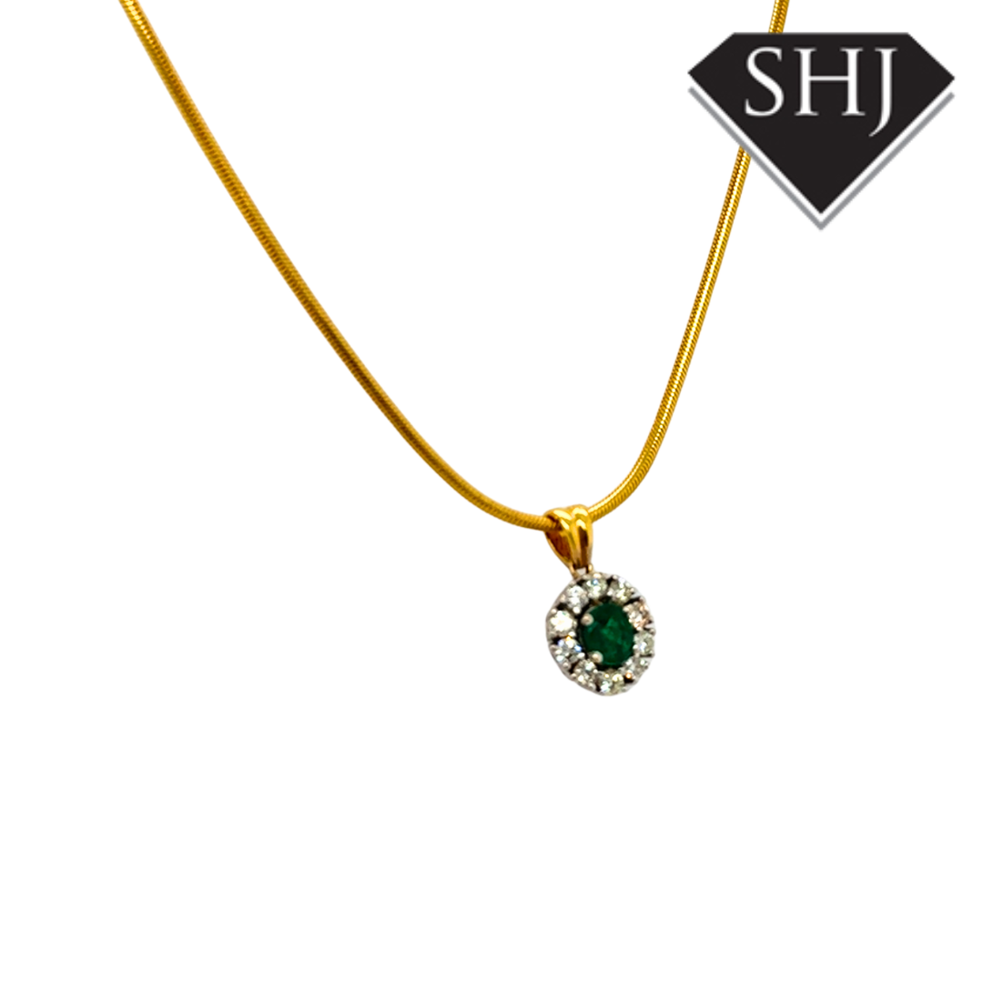 18ct Yellow Gold Emerald & Diamond Cluster Pendant & Chain