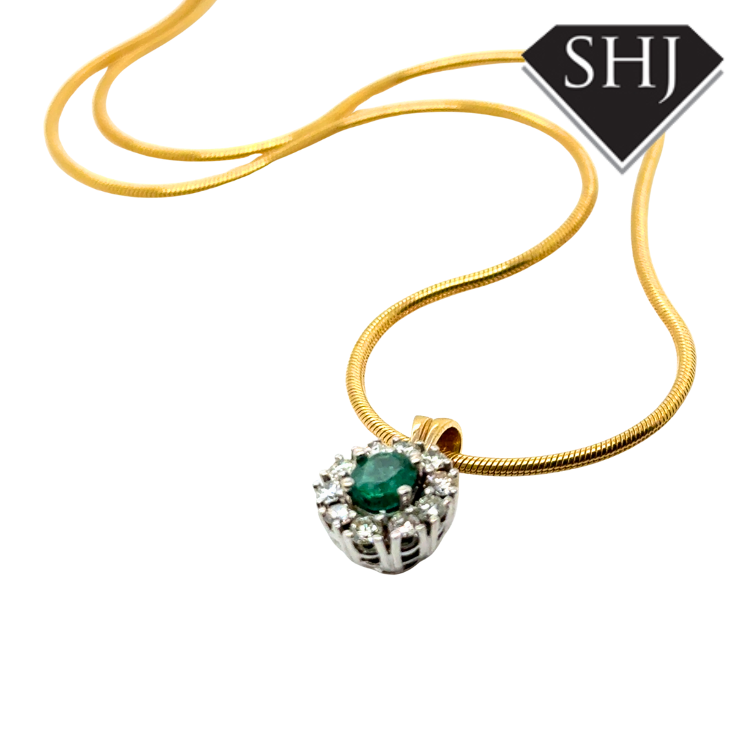 18ct Yellow Gold Emerald & Diamond Cluster Pendant & Chain