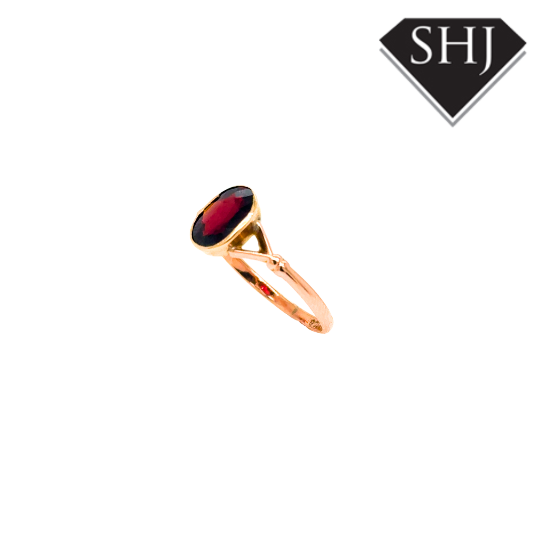9ct Yellow Gold Garnet Ring