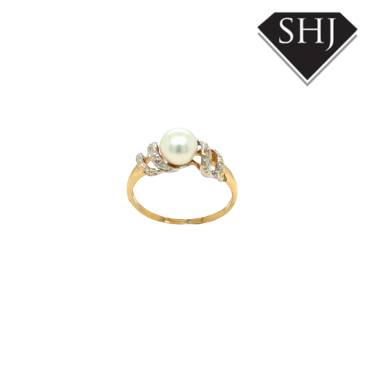 9ct Yellow Gold Diamond & Pearl Ring