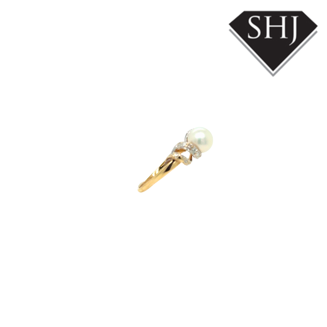 9ct Yellow Gold Diamond & Pearl Ring
