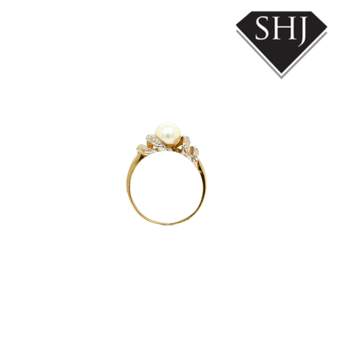 9ct Yellow Gold Diamond & Pearl Ring