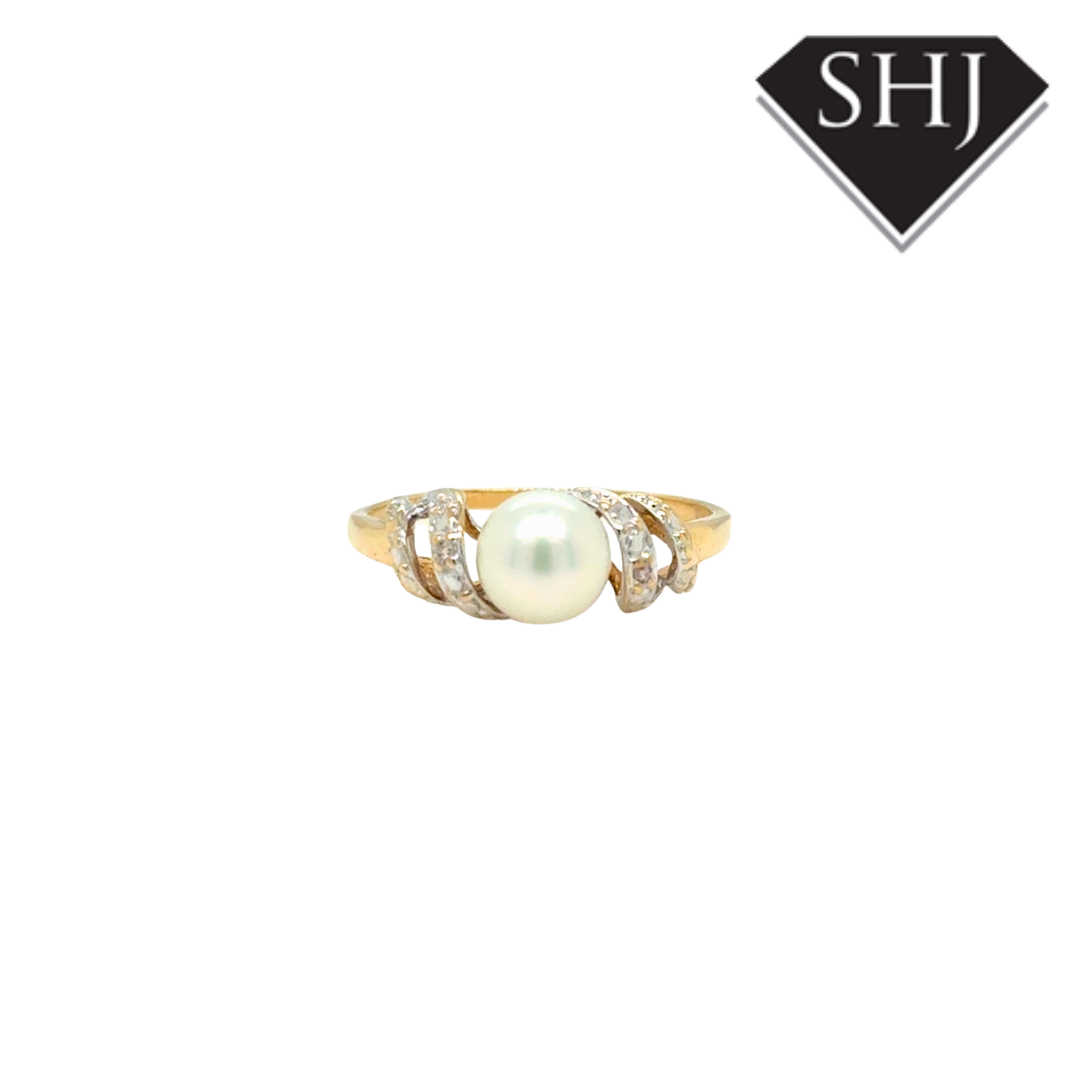 9ct Yellow Gold Diamond & Pearl Ring