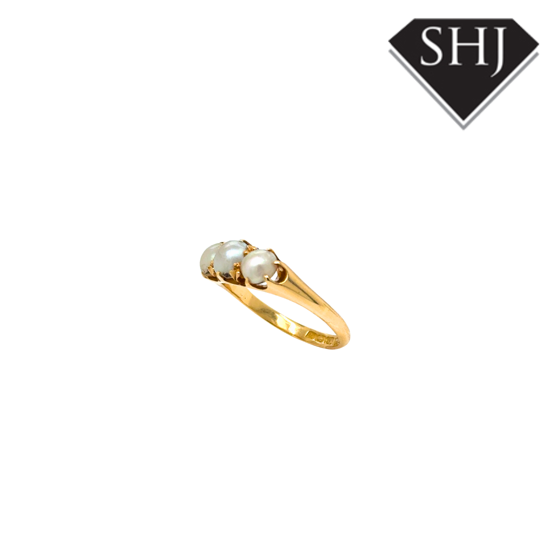 18ct Yellow Gold Pearl Ring