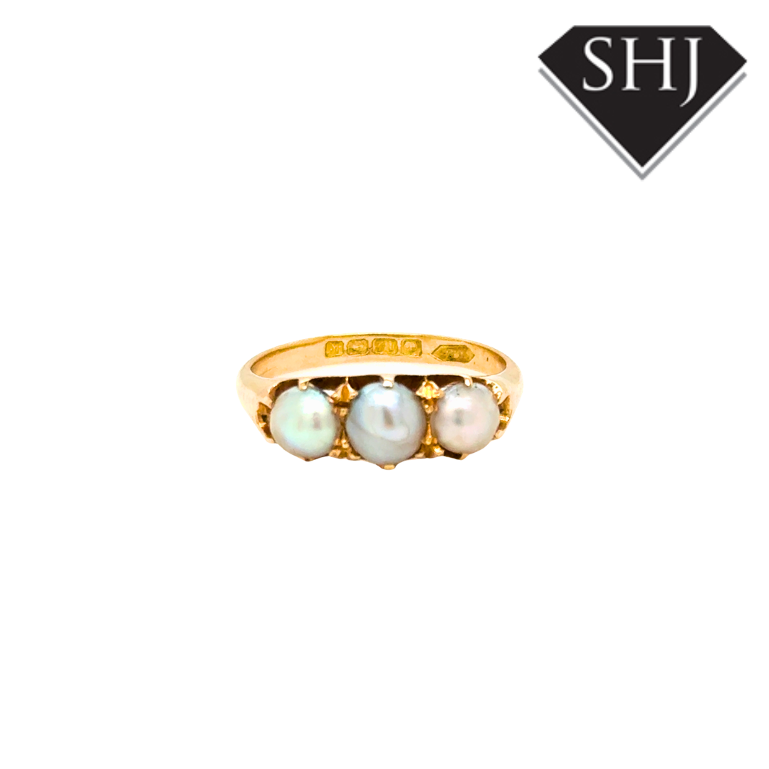 18ct Yellow Gold Pearl Ring